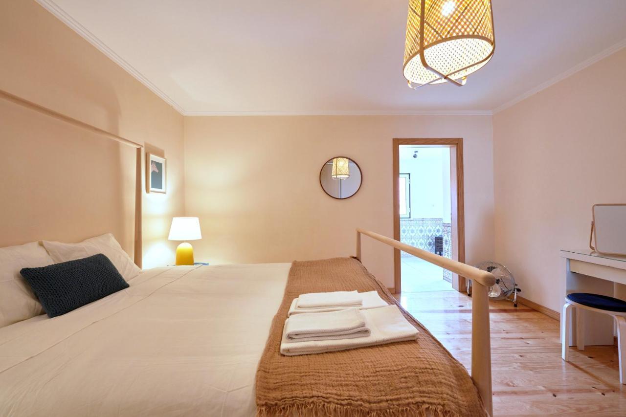 Renovated And Spacious Duplex Apartment With Patio, By Timecooler Lisboa Eksteriør bilde